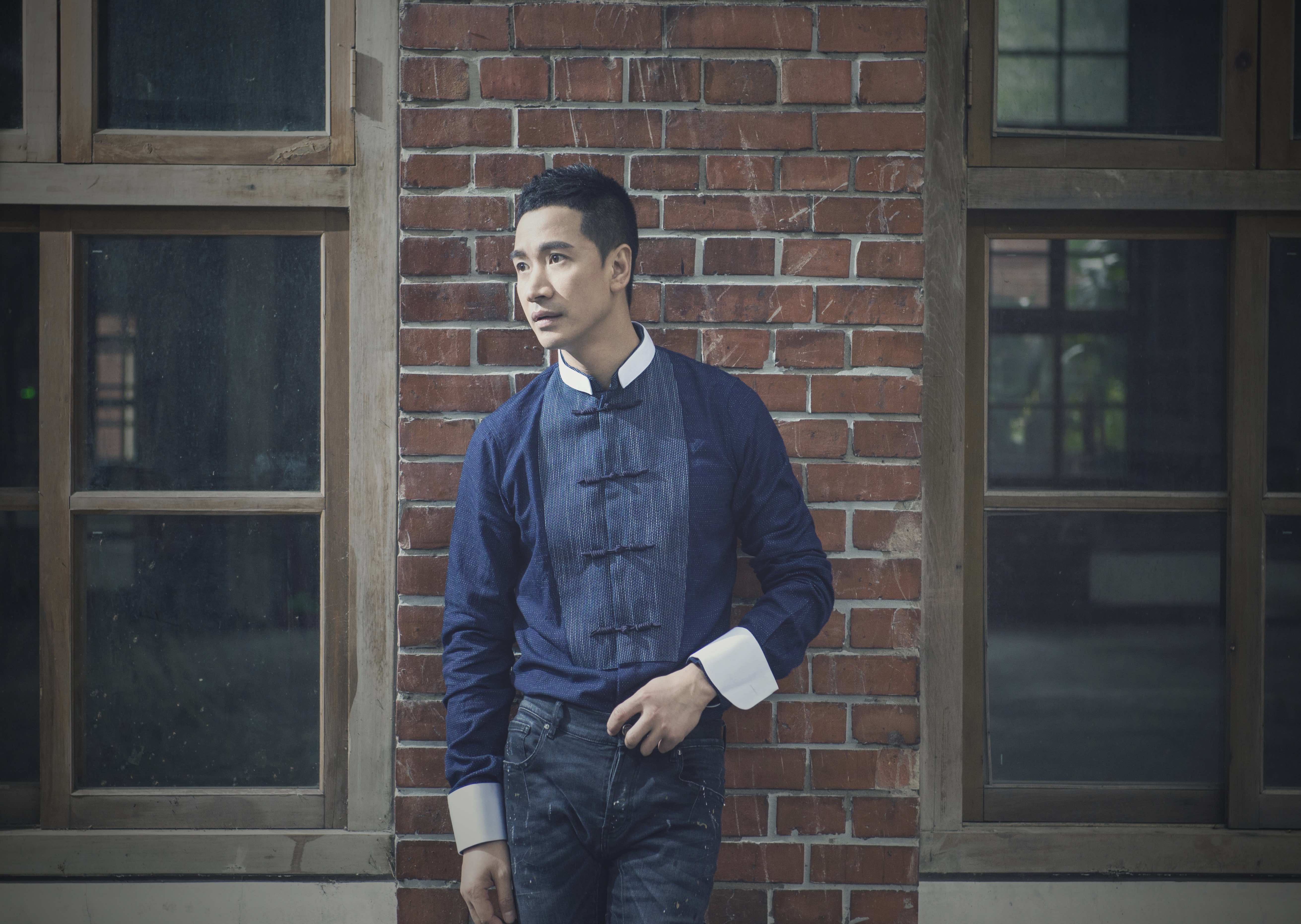 9 何晟铭全新素雅写真曝光 诠释文艺复古新风尚