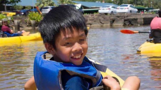 遭流弹波及而不幸死亡的8岁男童黄敏乔(jonah min hwang).