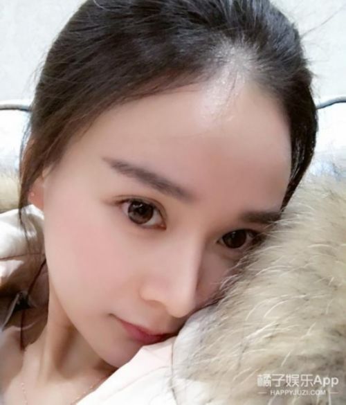 杨幂替身卓亨瑜微博海量私照曝光和杨幂太像叫人傻傻分不清