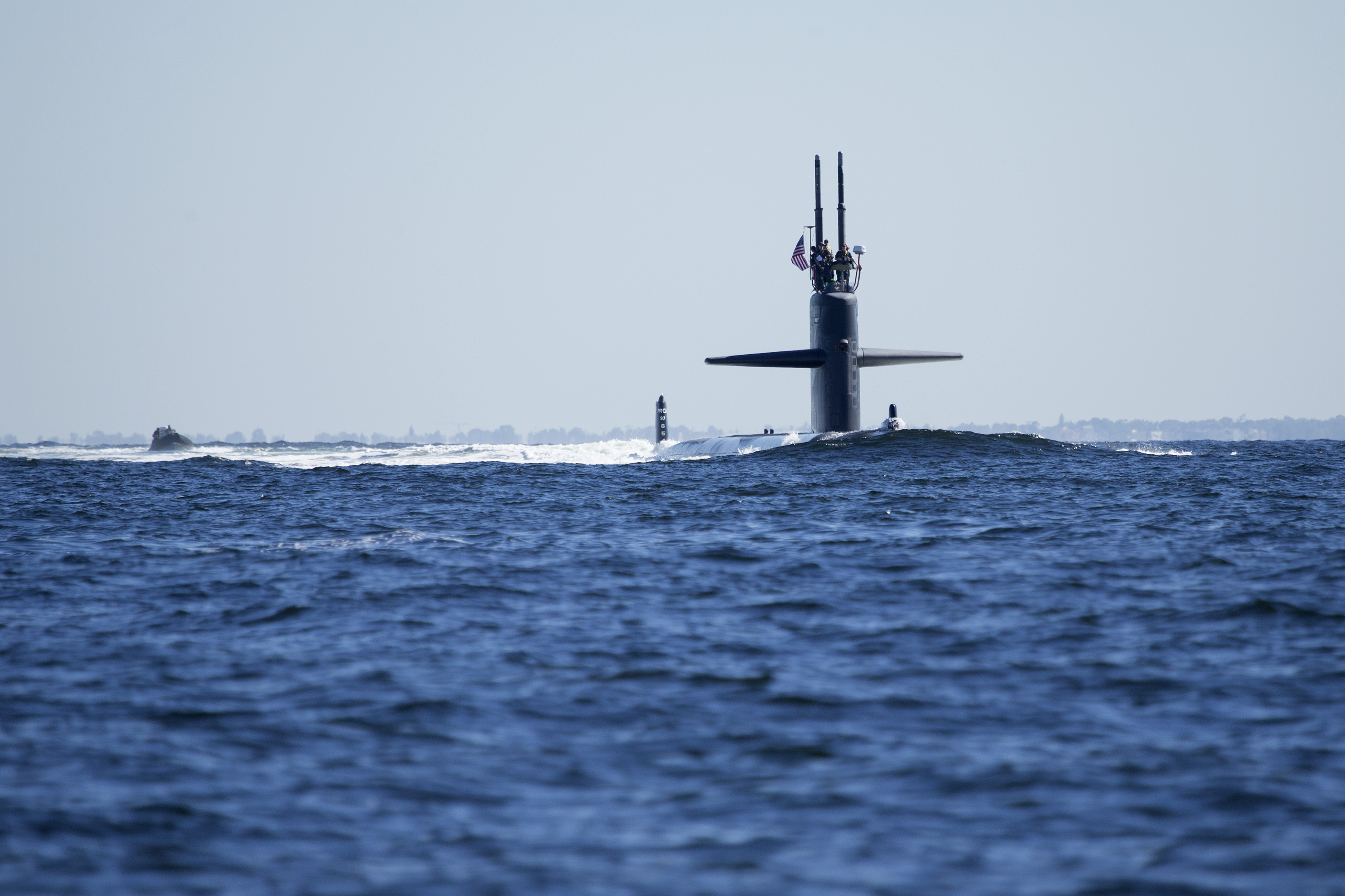 美国洛杉矶级俄克拉荷马城号核潜艇访问澳大利亚,出现在澳大利亚港口