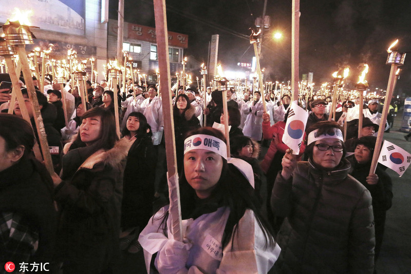 韩国民众扮日本警察纪念三一独立运动98周年