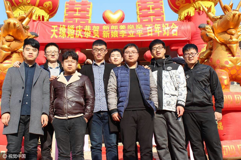 河南信阳一高校大四学生回家结婚 称"好姑娘要早下手"