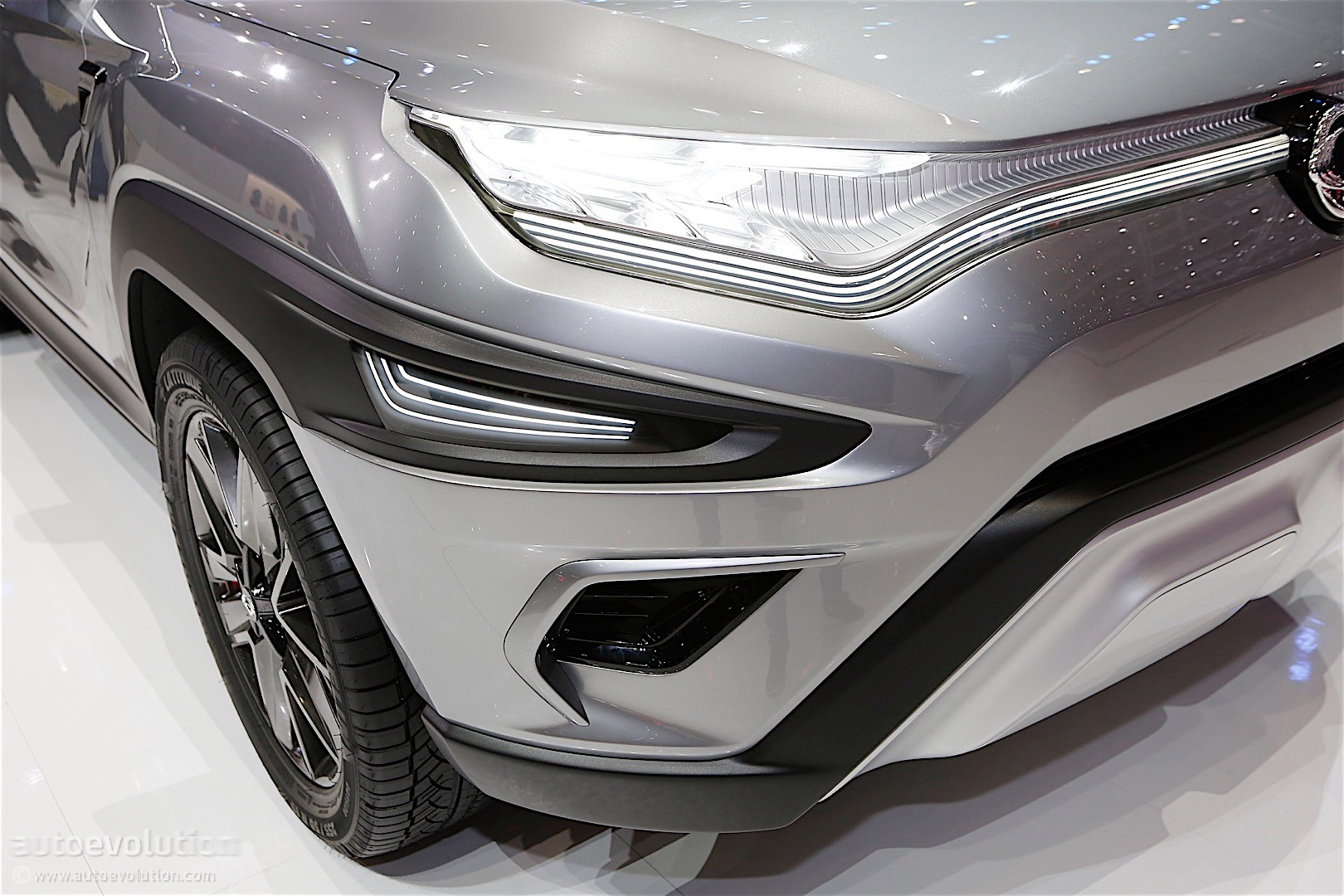 双龙xavl概念车亮相日内瓦车展全新suv雏形