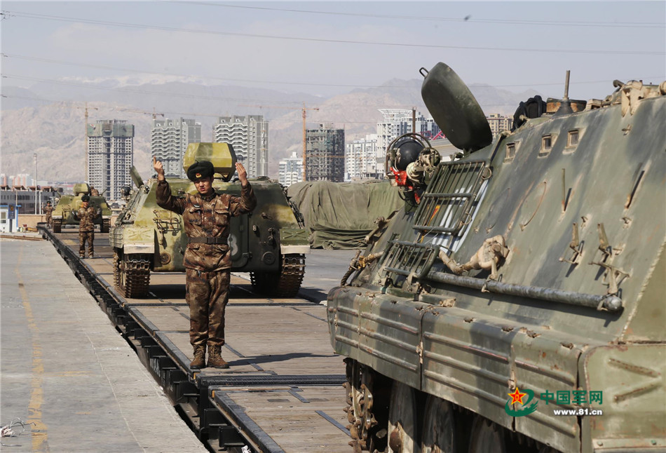 装甲车集群如何做到日行千里