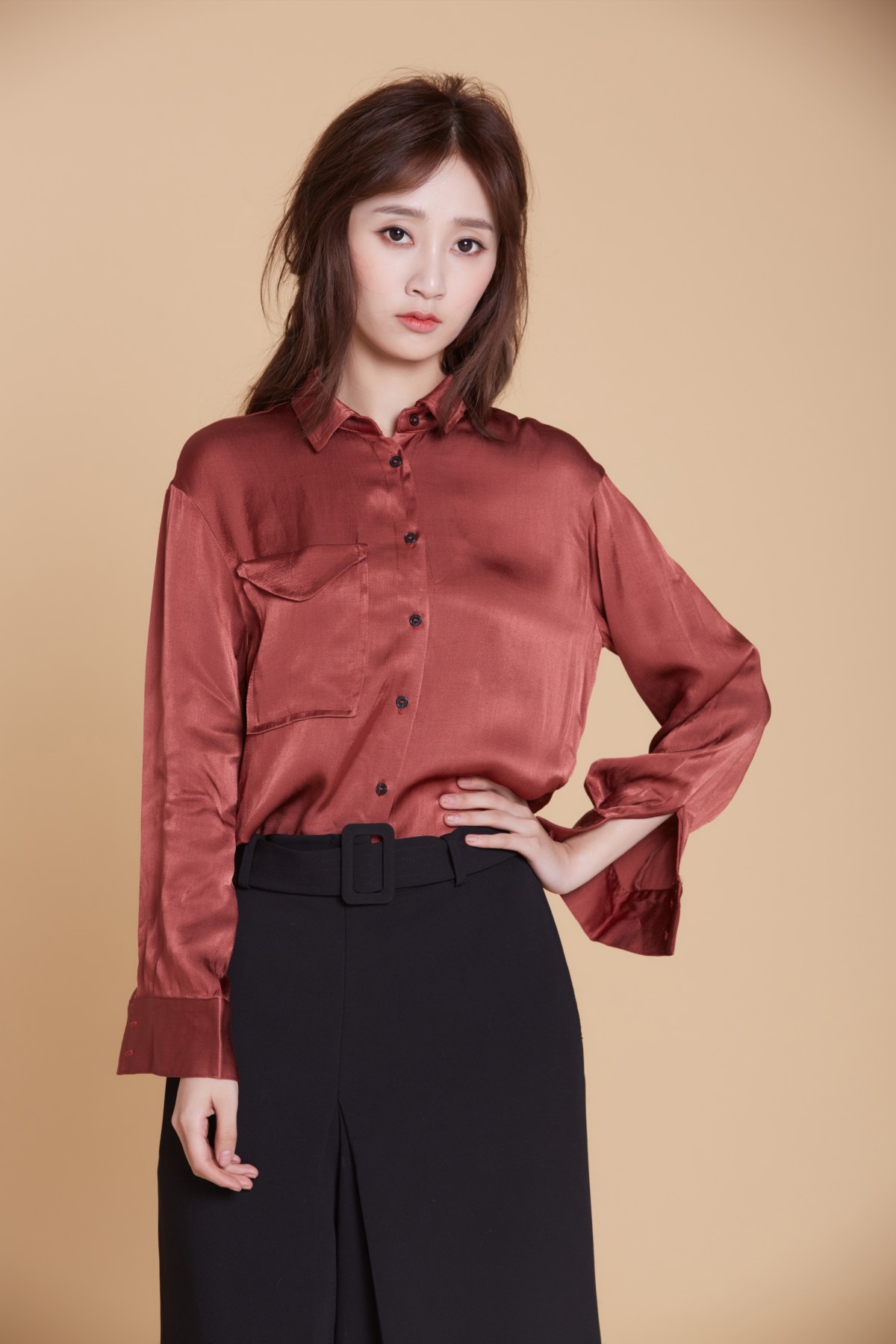 9 鳕熊早春皮衣写真 演绎冷艳icon范儿