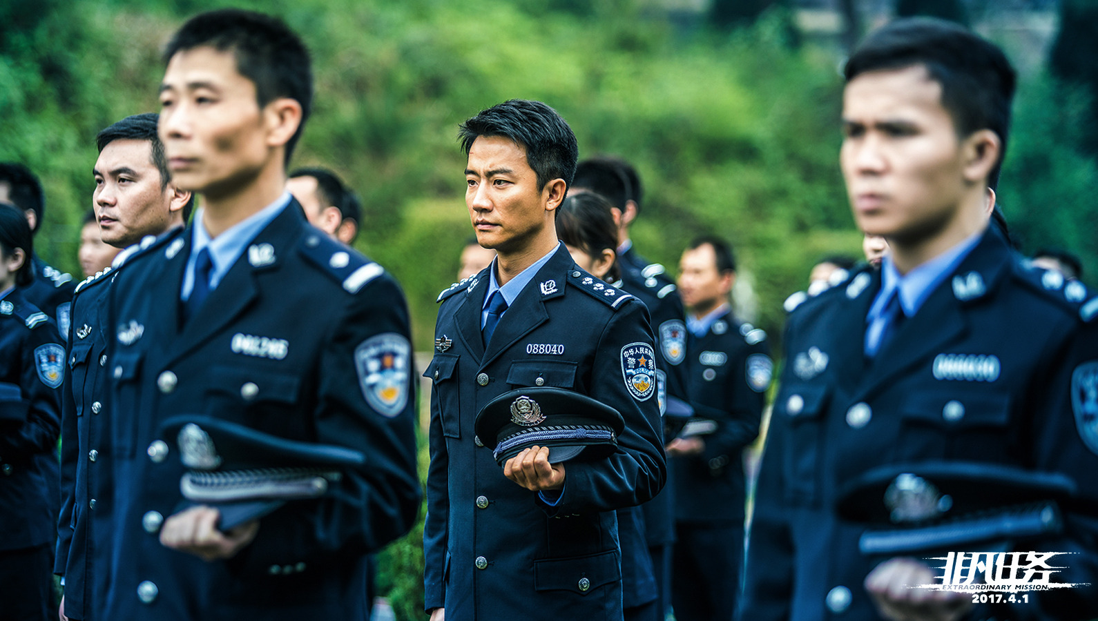 黄轩用生命演戏非凡任务演绎孤胆英雄