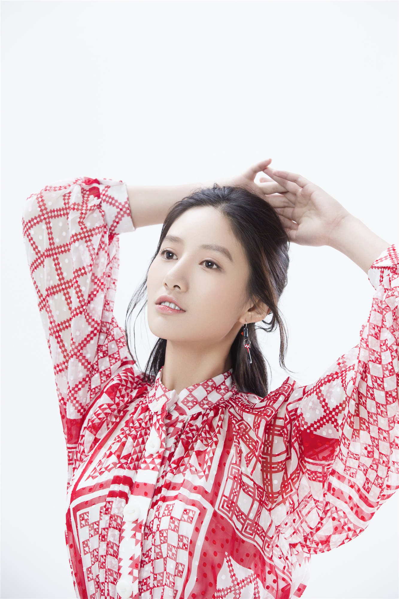 5 吴优曝光生日写真 唯美自在气场全开