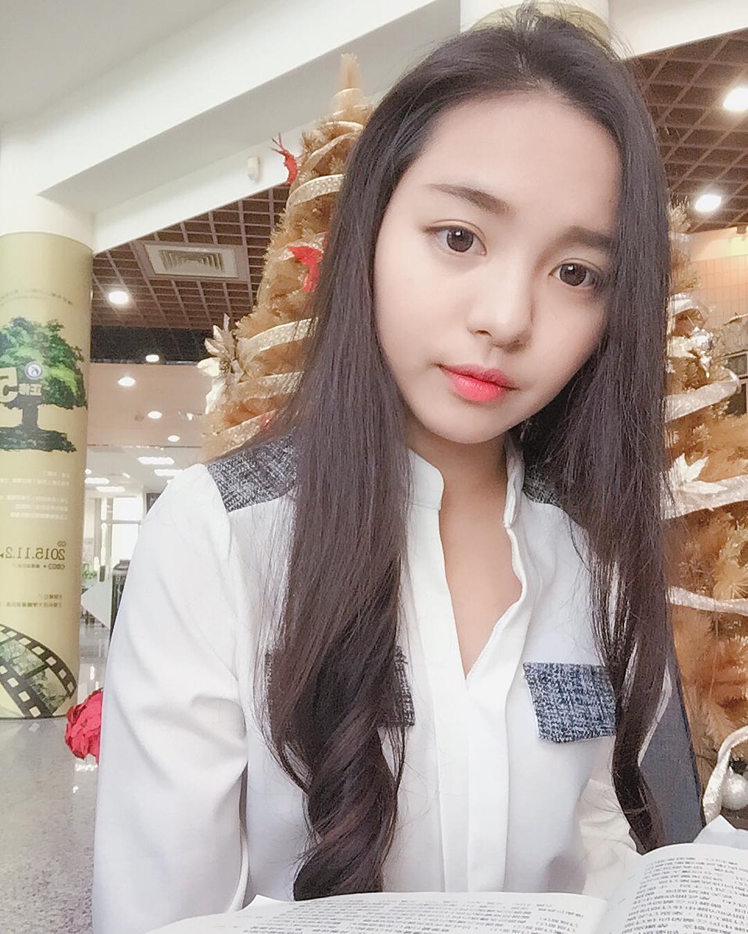 台湾高中女生勤工俭学爆红网络甜美笑容吸粉无数