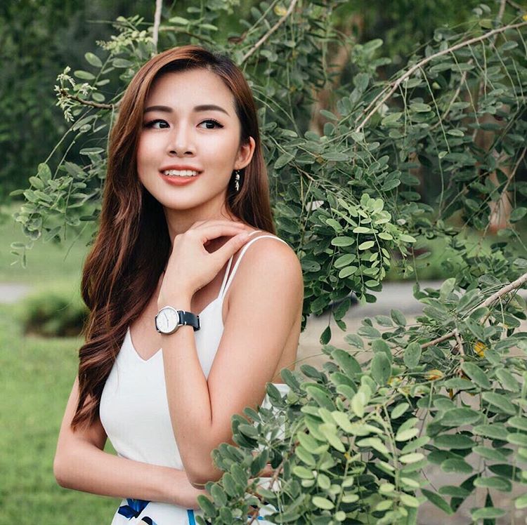 新加坡国立大学女生晒照网友赞不折不扣美女学霸