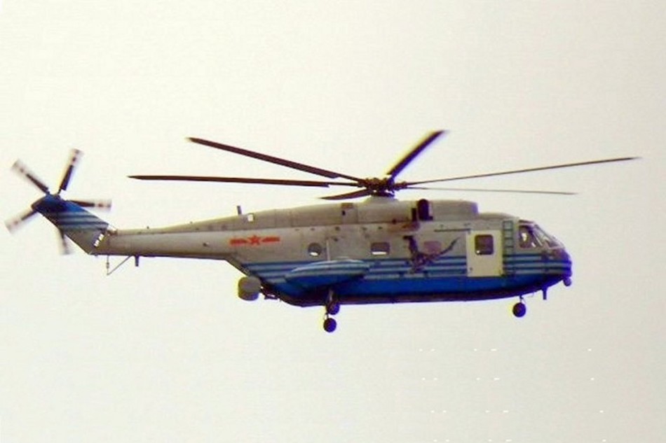 4 直18直升机亮相涂装很别致