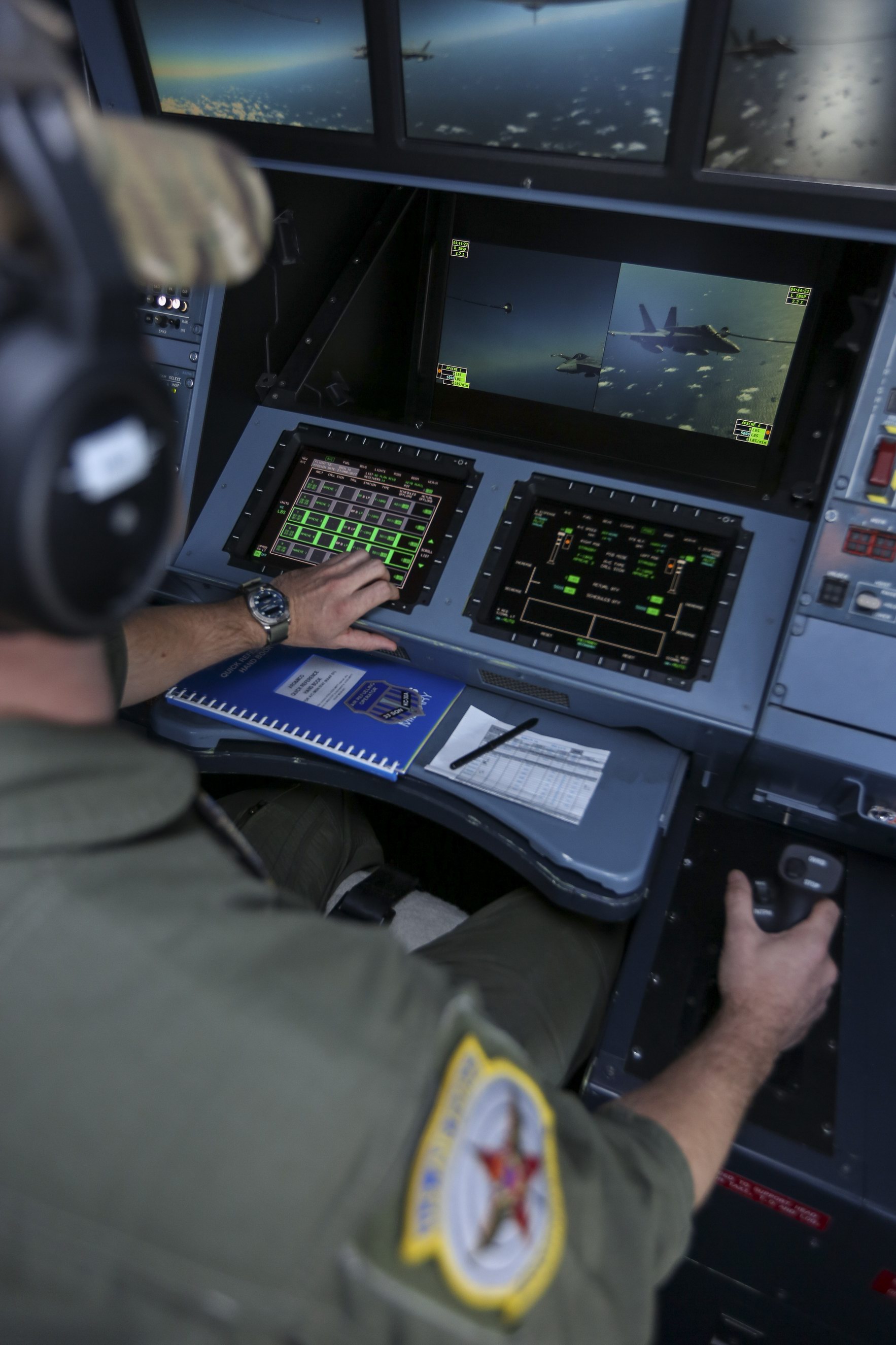 kc30加油机内部系统很先进