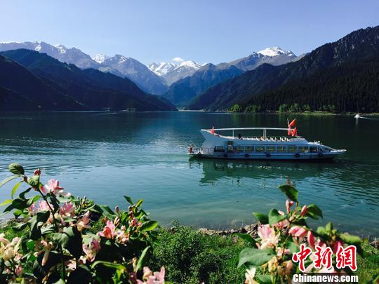 新疆旅游:大美疆域中的壮阔风情