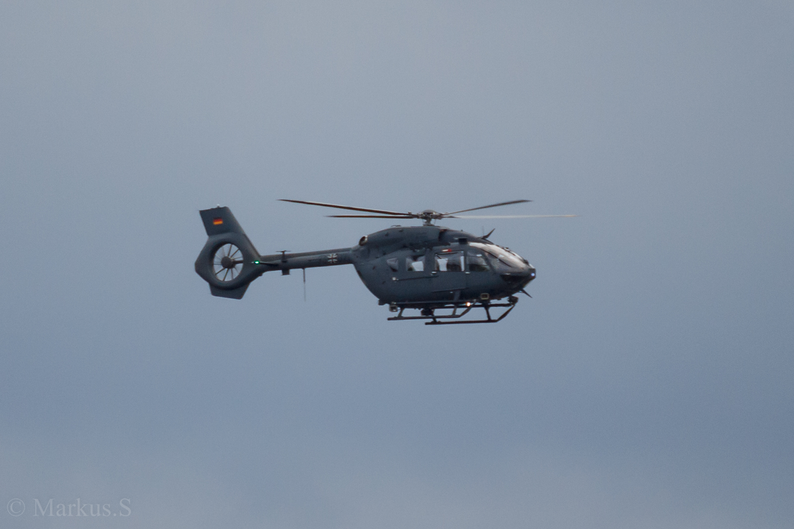 该机外形圆滑但性能比直9更强