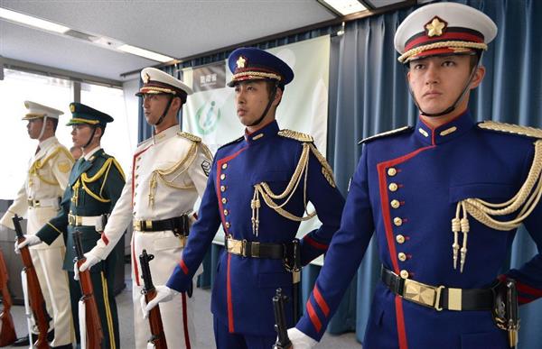 日本陆上自卫队时隔52年更换仪仗队服饰