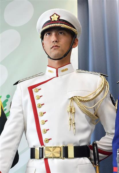 11 日本陸上自衛隊時隔52年更換儀仗隊服飾