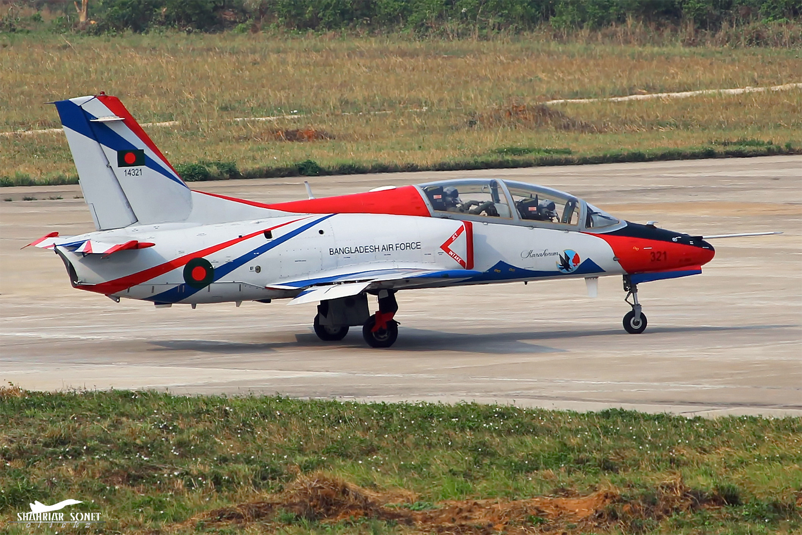 孟加拉k8教练机涂装几乎没改