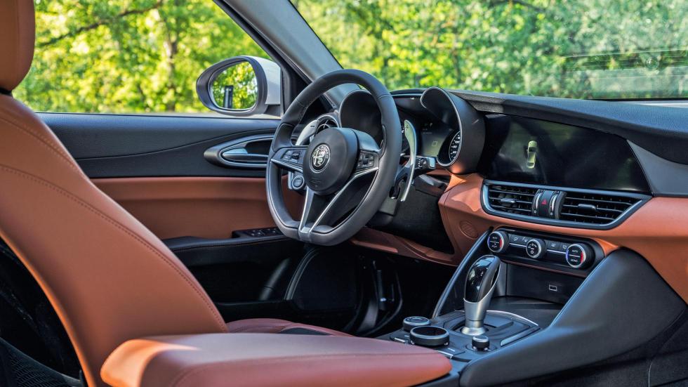 阿尔法.罗密欧giulia亮相2017年上海车展 外媒好评如潮