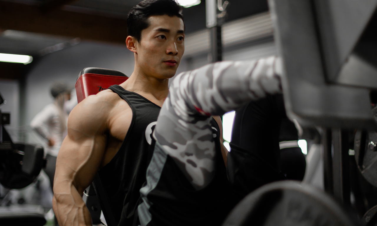 28 中国健美选手比肩欧美巨兽 身材强悍胜美队