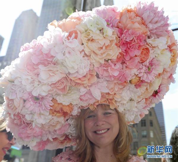 纽约 缤纷花帽迎接复活节 高清组图