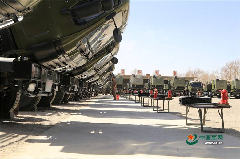 11 专治强迫症:解放军修车都那么整齐