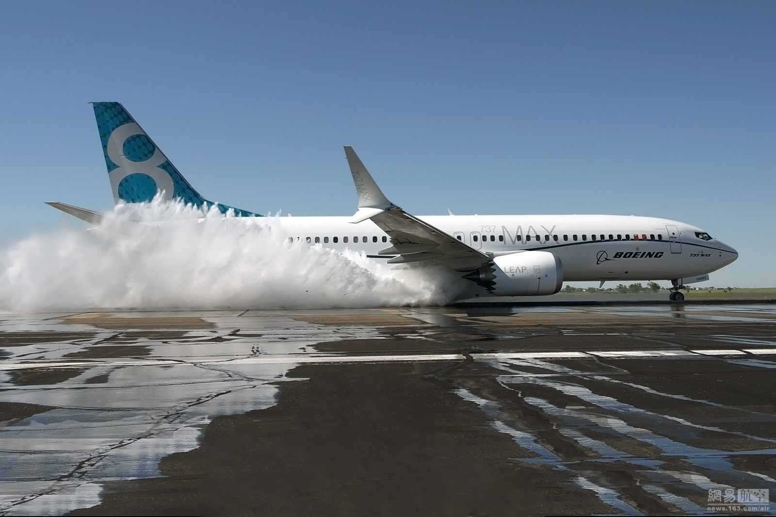 波音与空客都用无人机拍摄客机溅水试验 - ai中国网