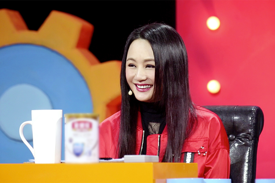 有着"科学奶爸"之称的刘仪伟继续担任节目主持人,"时尚星妈"曹颖,"