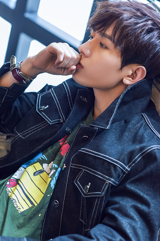 成毅创意牛仔写真大片展现个性时代精神