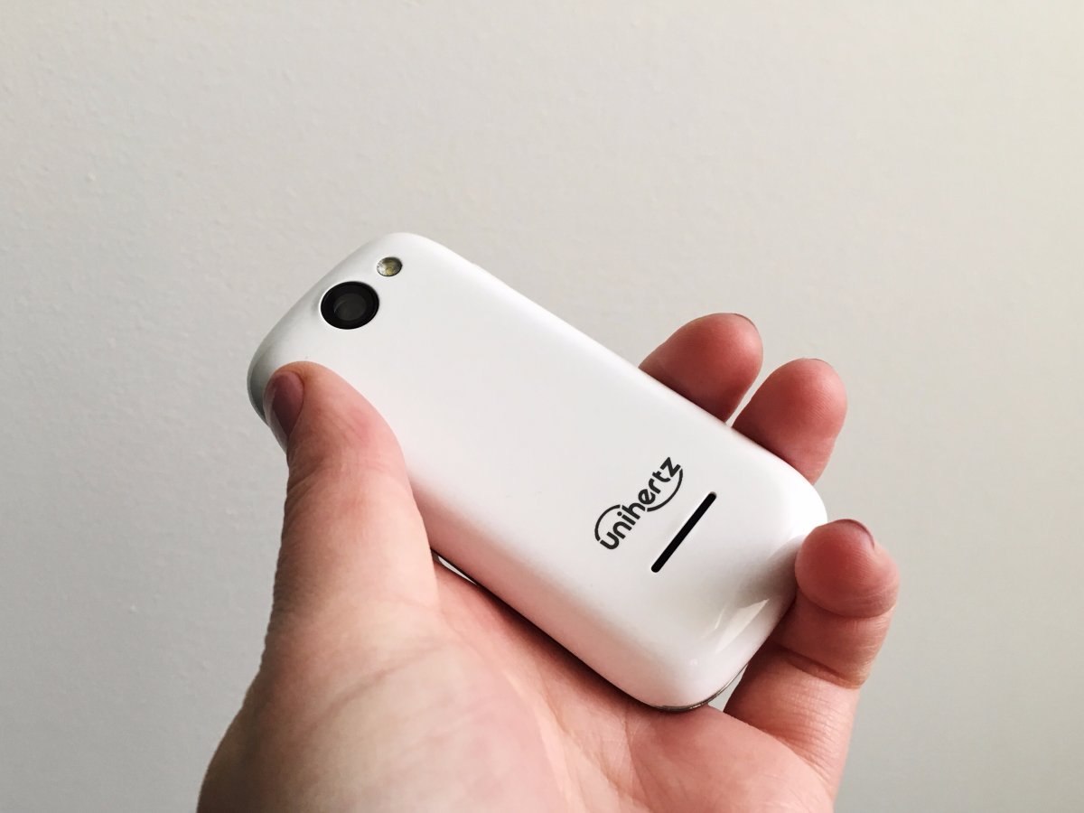 全球最小4g智能机:屏幕2.45英寸搭nougat系统