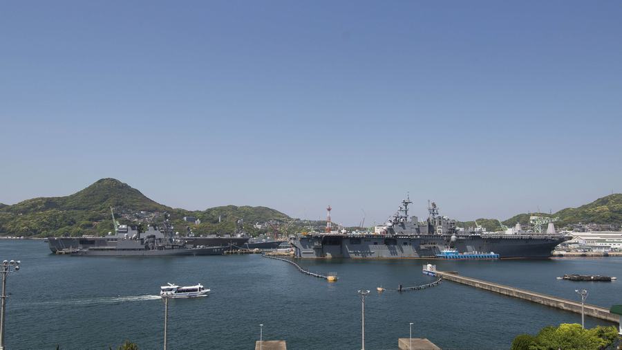 日本军港内军舰鳞次栉比