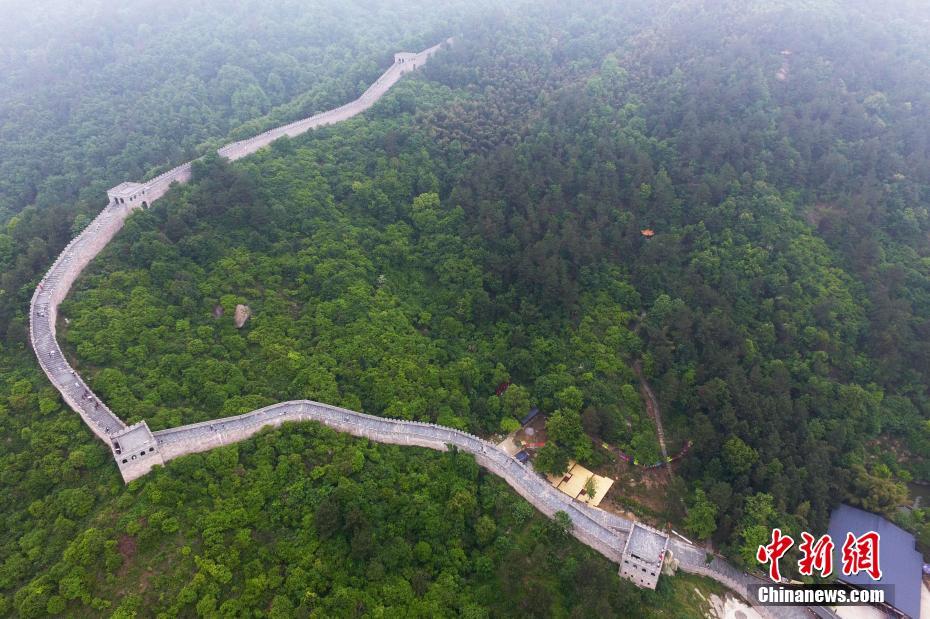 高空航拍南昌"山寨长城 横亘山间如"长龙"