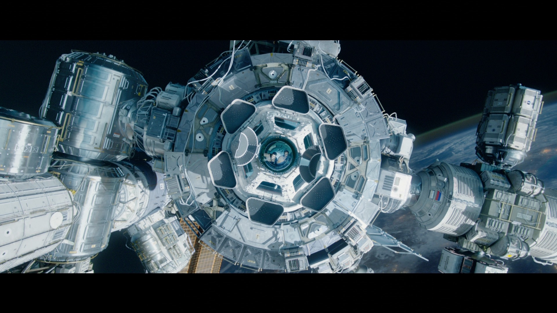 3 《异星觉醒》国际巨星共同迎战外星梦魇