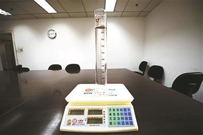 网售遥控电子秤米外可增重称1升水能出4种结果