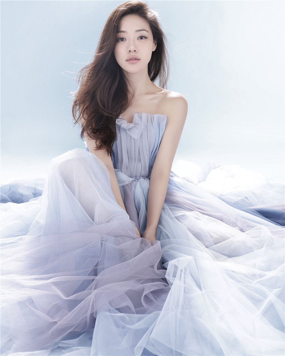 4 邓家佳生日曝光新写真 温婉可人仙气十足