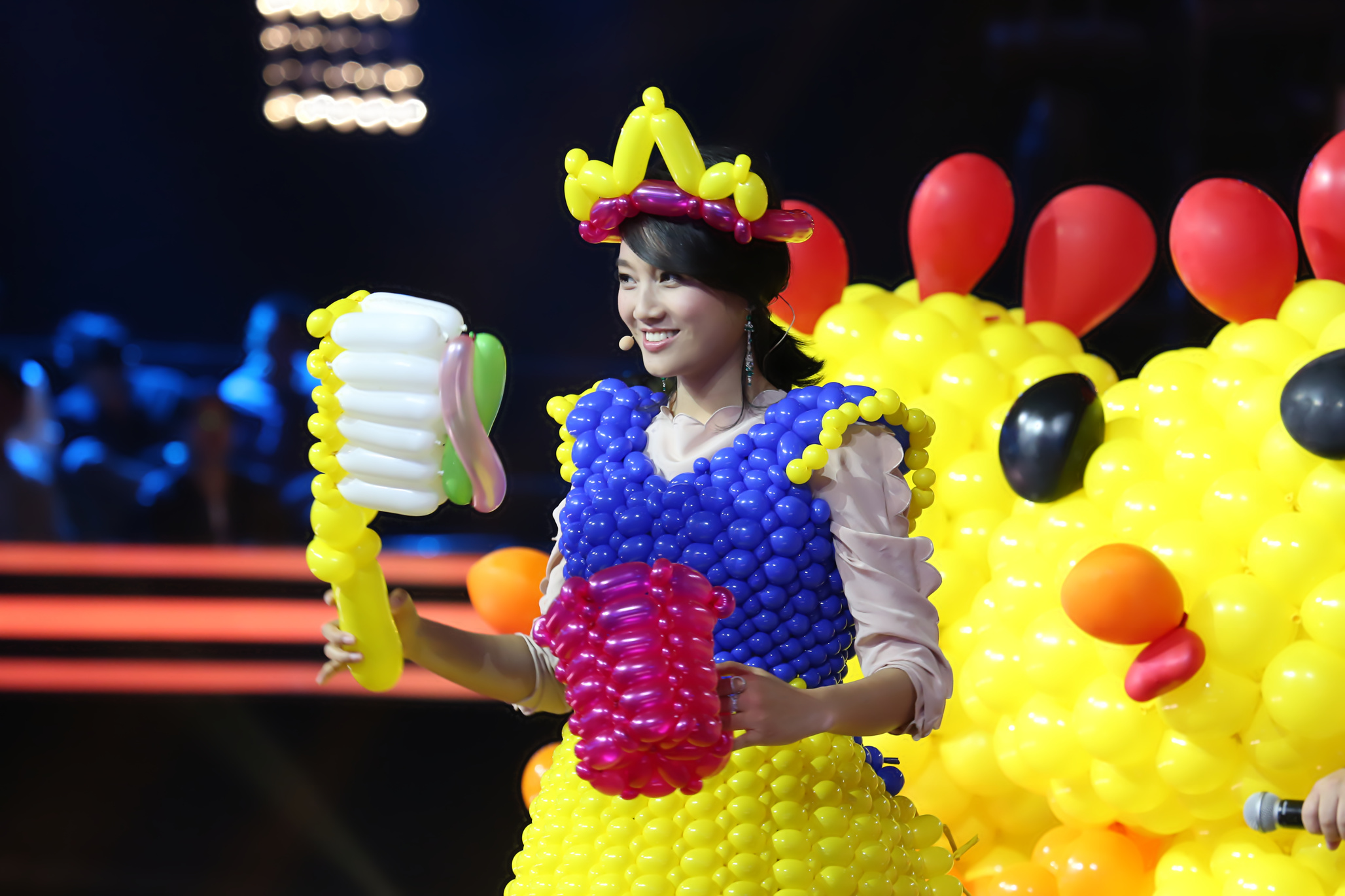 9 《出彩中国人》朱丹穿气球裙圆公主梦