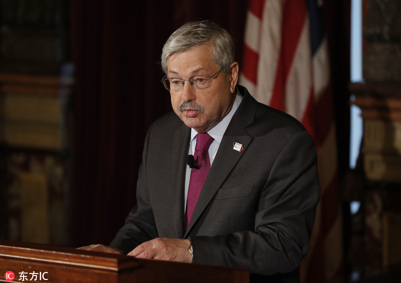 4 美国新任驻华大使布兰斯塔德宣誓就职