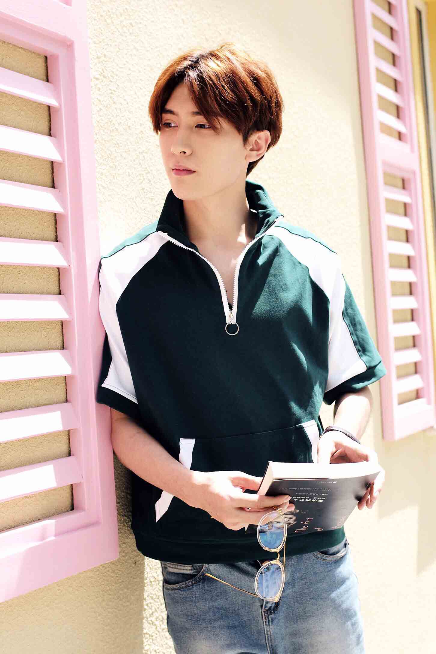 王天野时尚街拍变身夏日阳光少年提倡无烟下一代