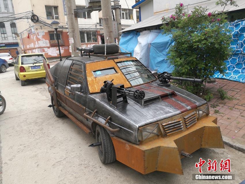 8 吉林男子自制装甲战车 机枪火炮俱全