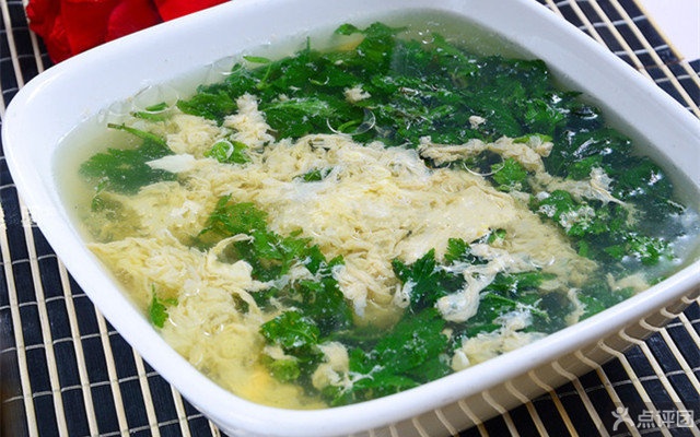 6.菊叶蛋汤夏季适当吃"苦"可消暑,菊叶属苦味野菜,正适合夏天吃.