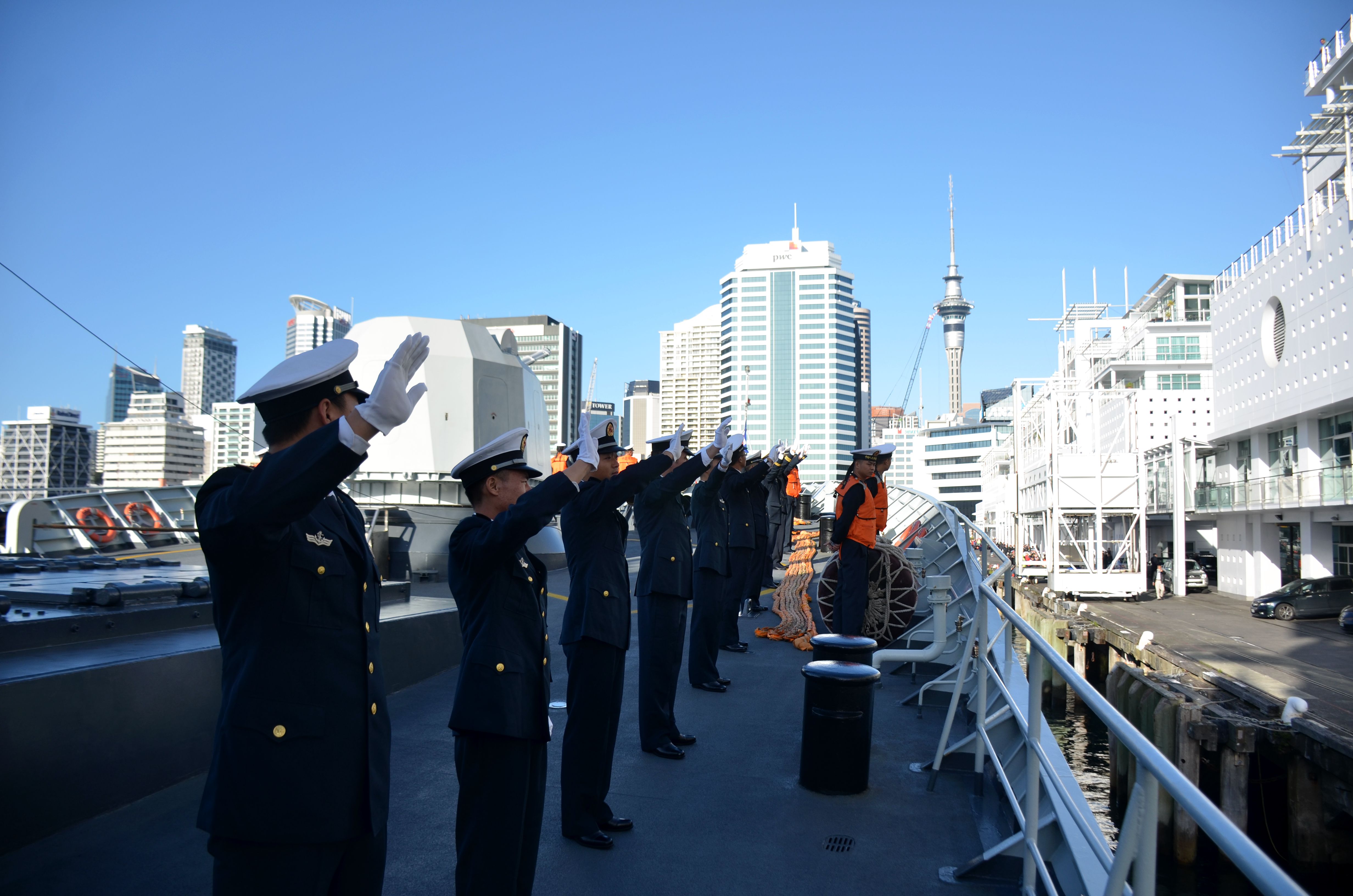 中国海军访问新西兰退伍兵抢镜