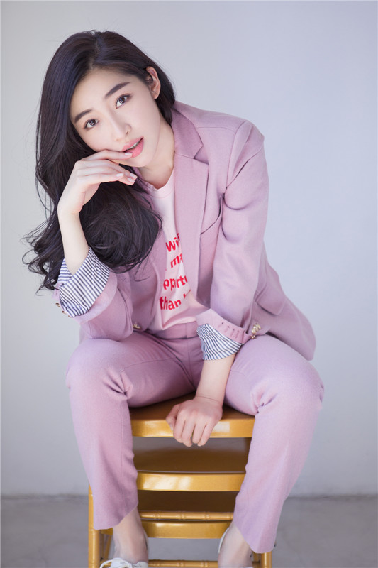 夏星最新写真曝光 清新自然不失女人味