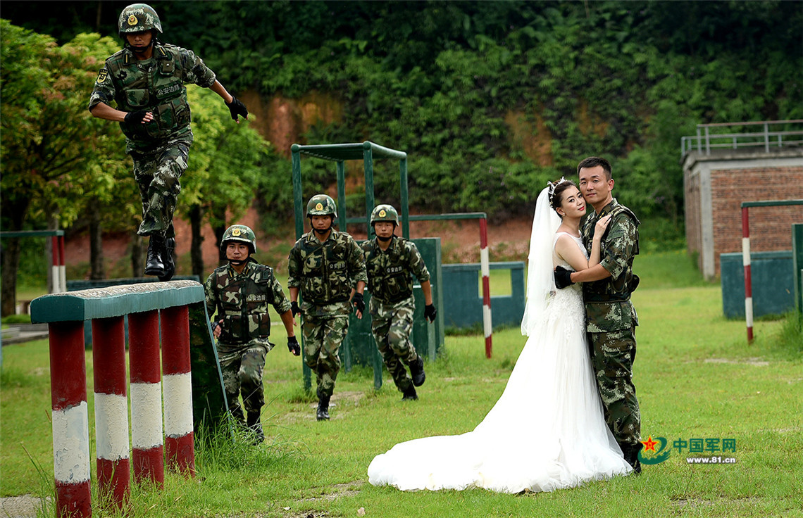 训练场上的婚礼,这是属于军嫂才有的浪漫