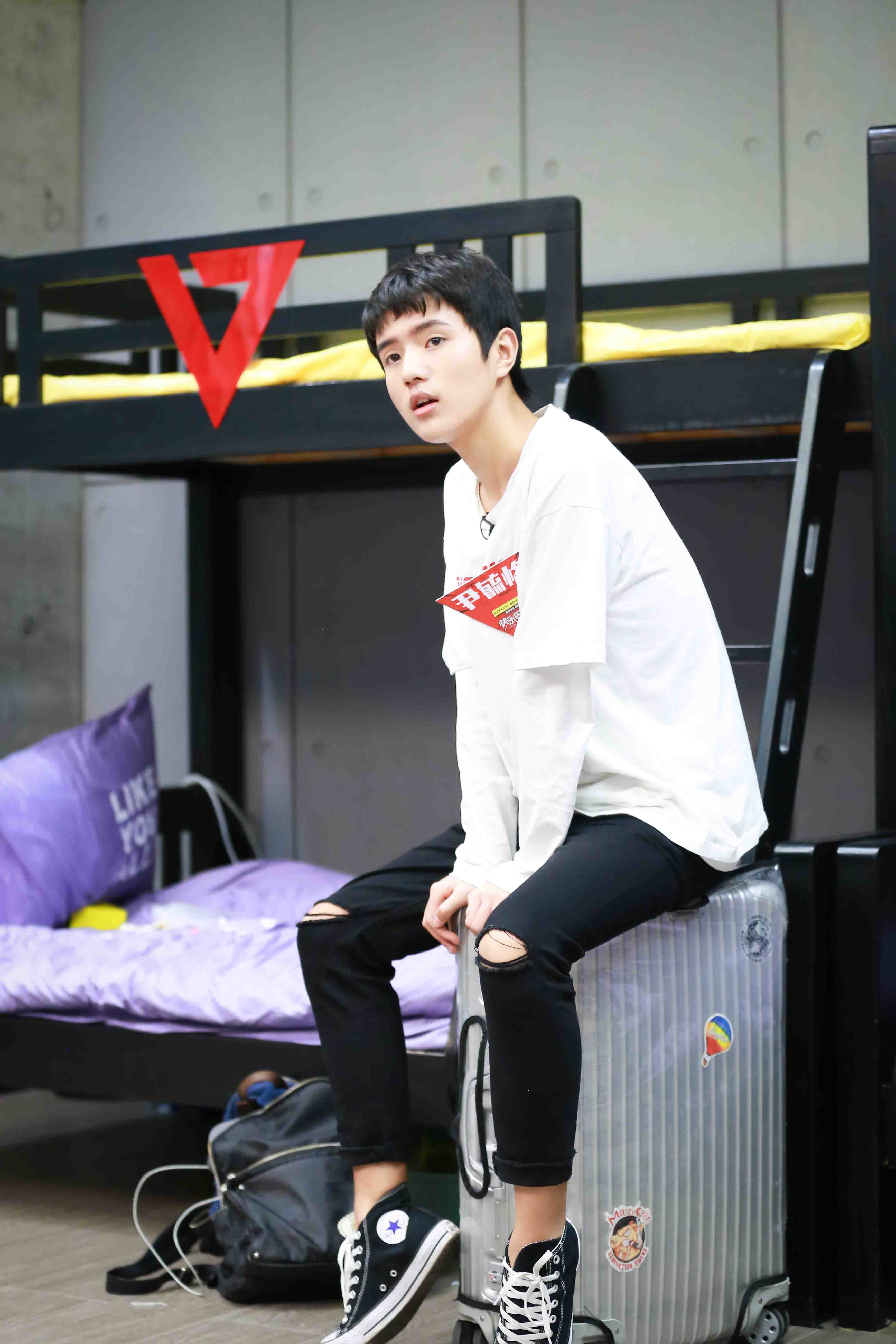 快男15强营区生活曝光焦迈奇传授赵英博唱歌技巧