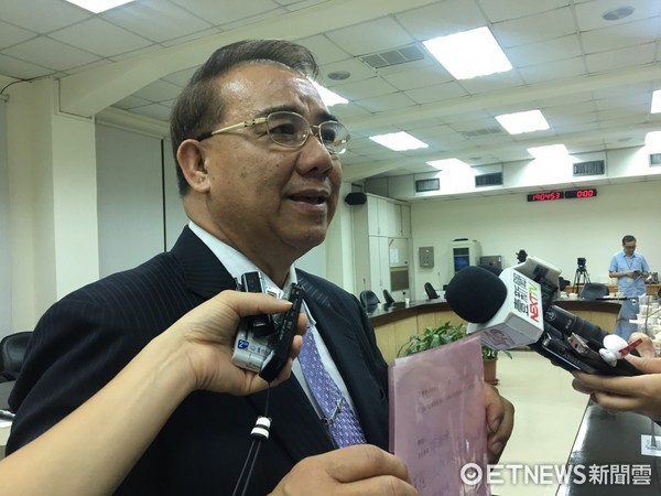 国民党为抗前瞻计划夜宿立法院廖国栋这样说