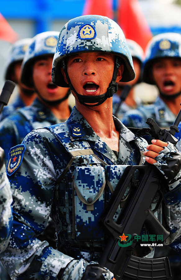 20 驻港部队精锐部队接受检阅