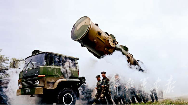 火箭军5年发射数百发多型导弹