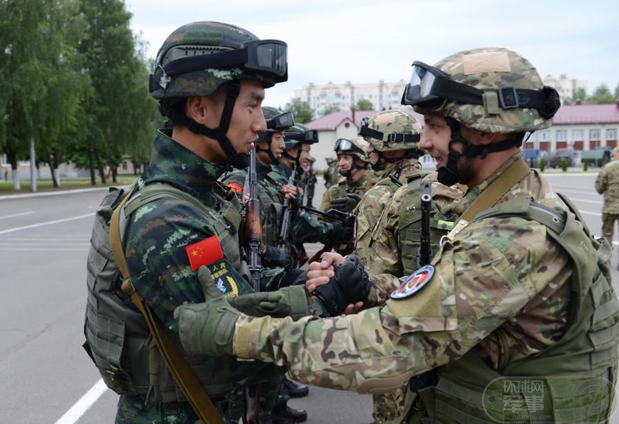 中国武警首次与白俄内卫部队联合反恐训练图