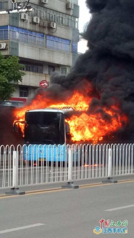 7·5杭州公交车纵火案图片