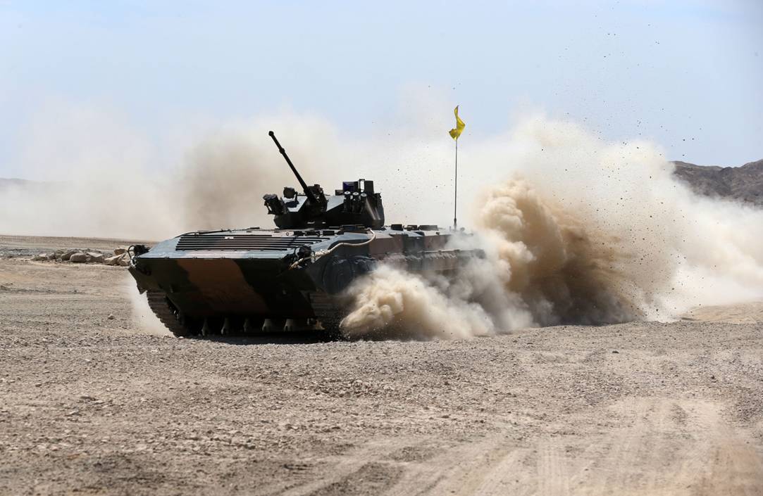 装甲车为苏沃洛夫突击赛做好准备