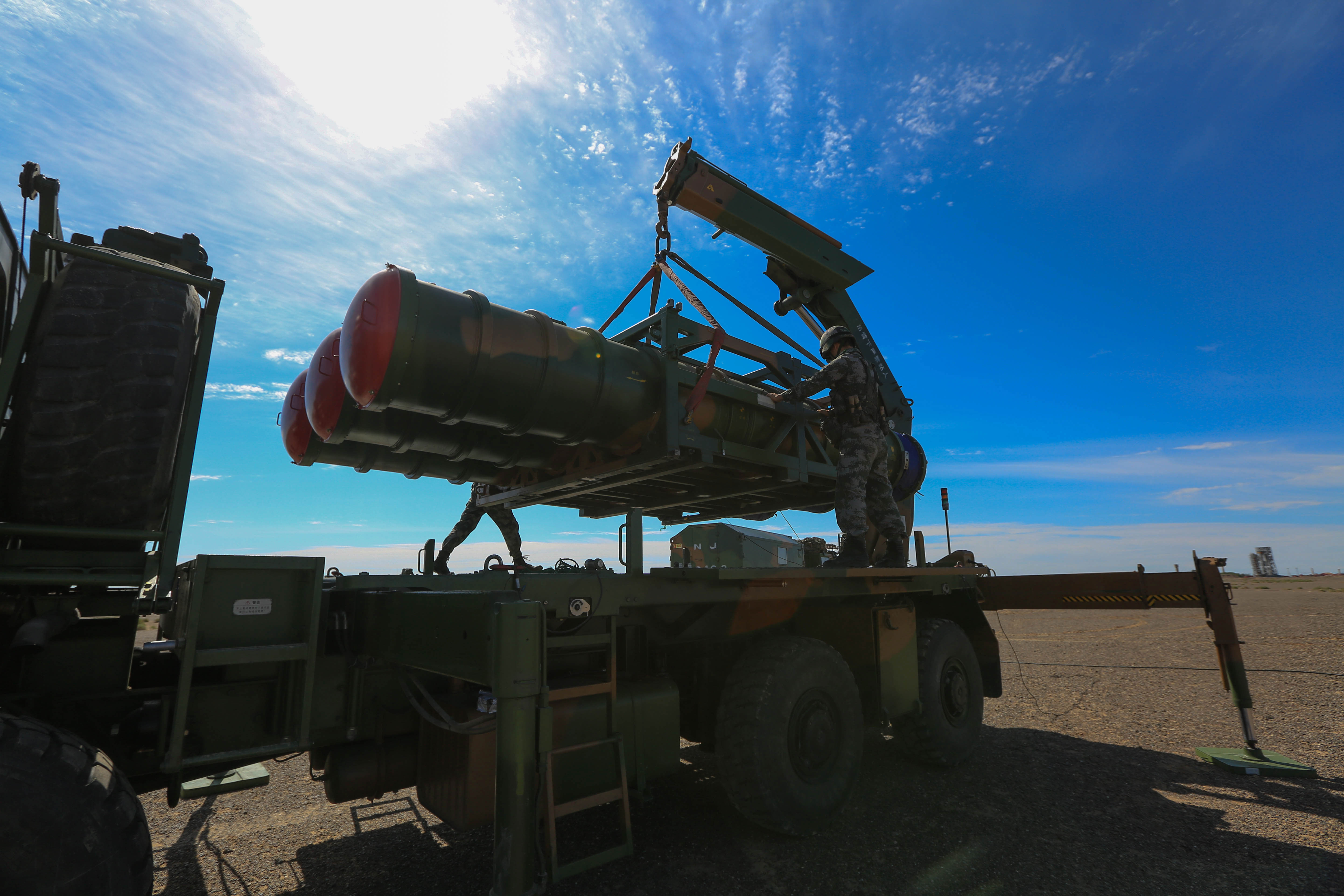 10 红旗16防空导弹如何快速吊装