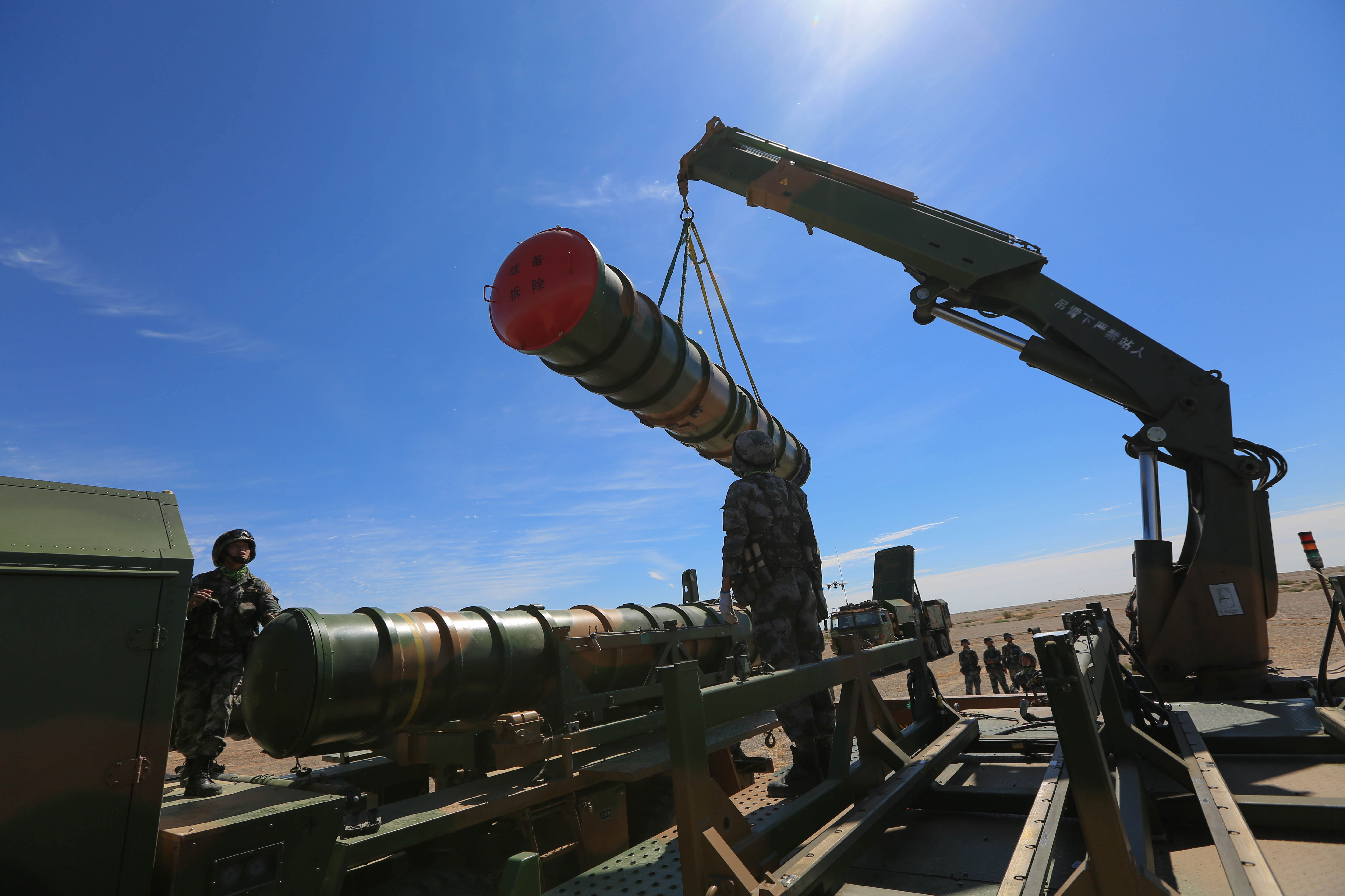 红旗16防空导弹如何快速吊装